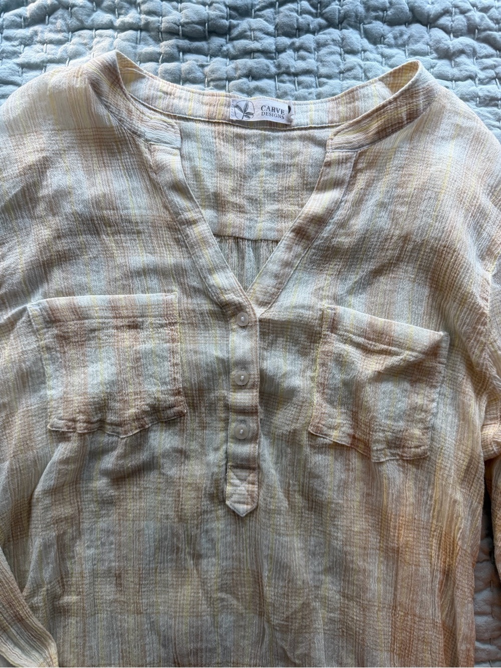Carve Designs Gauze Plaid Long Sleeve V-Neck Top Cream Pastel Dual Pockets Sz S